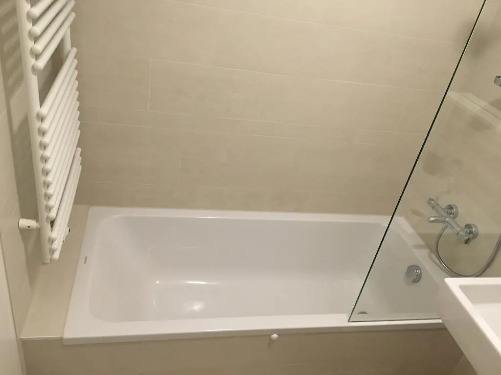 Apartament Dc Living Donaucity Hotel Wiedeń
